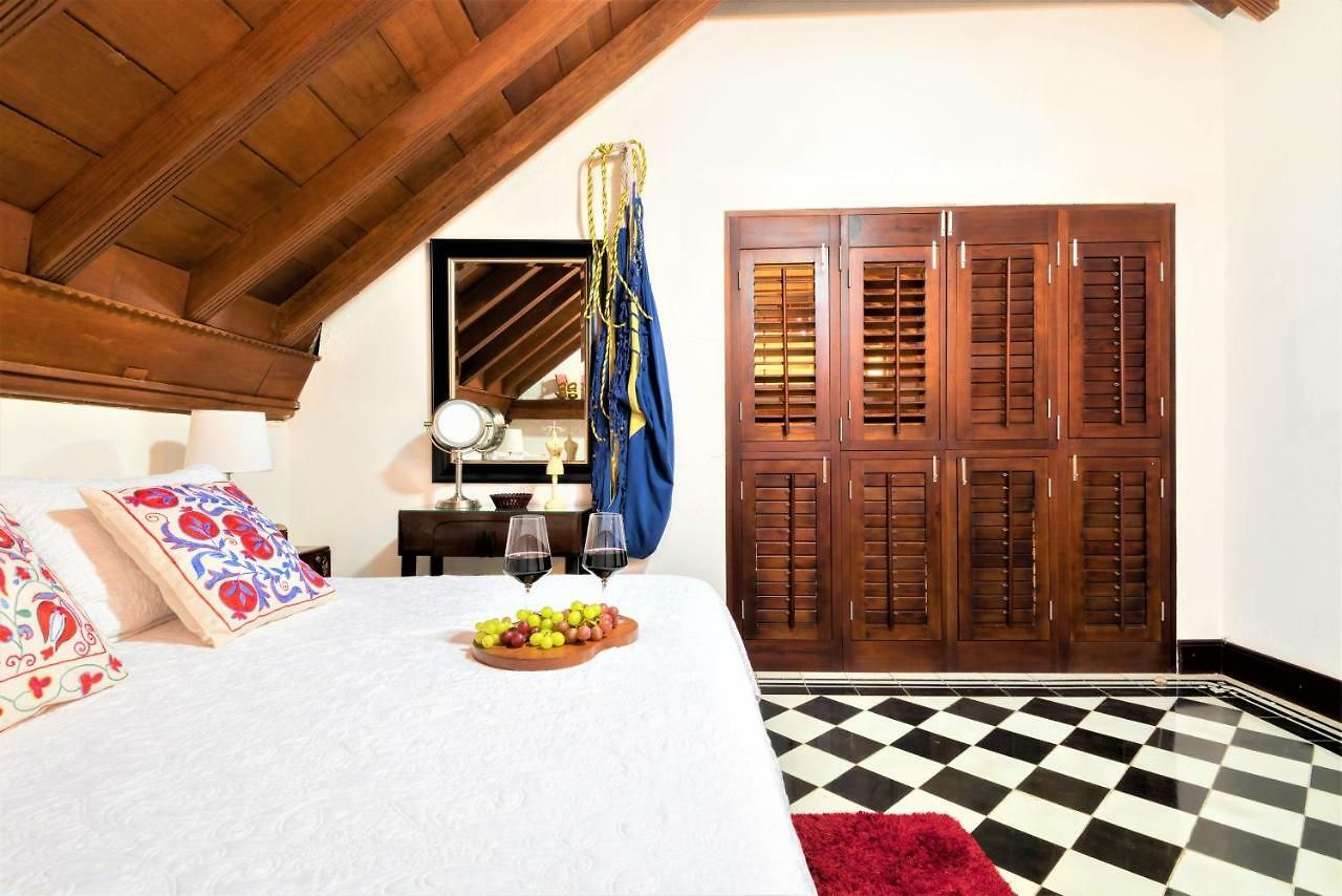 Apartamento Casa San Pedro - Exclusive 3br Colonial In Centro Historico By Huespedia *
